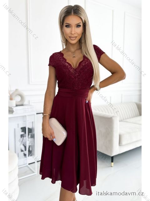 381-5 LINDA - šifónové šaty s čipkovým výstrihom - Vínová farba