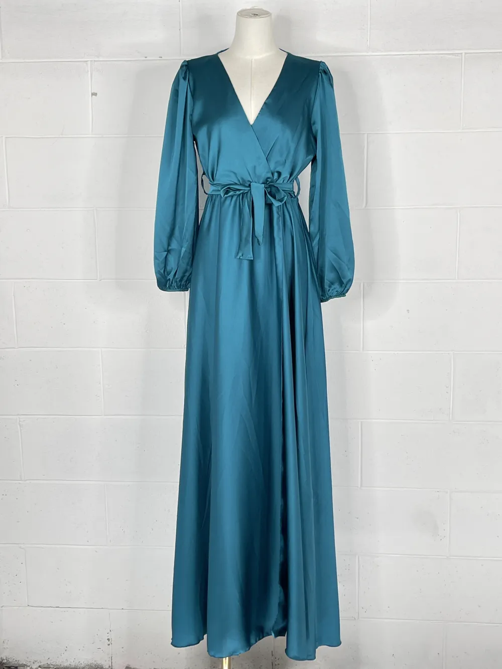 Šaty elegantní saténové dlouhý rukáv dlouhé dámske (S/M ONE SIZE) TALIANSKA MÓDA IMPBB23O782