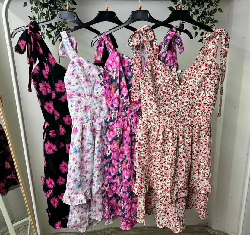 Šaty krátké letní květované na ramínka dámské (S/M/L ONE SIZE) ITALSKÁ MÓDA IMPLP2562700014