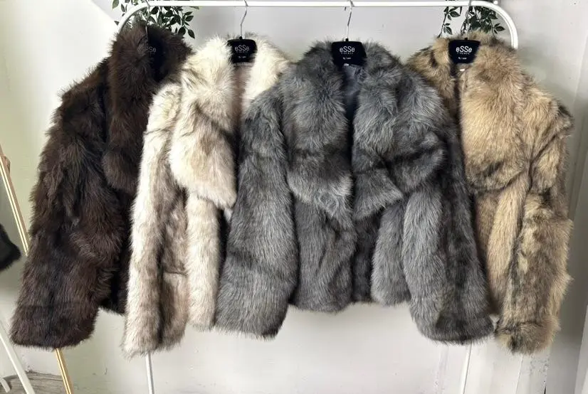Kabátik zimný chlpatý dlhý rukáv dámsky (S/M/L ONE SIZE) TALIANSKA MÓDA IMPLP2516006032